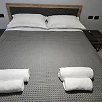 Edi's Apartments-cozy In The Center * Tirana