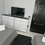 Edi's Apartments-cozy In The Center *