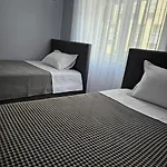 Edi's Apartments-cozy In The Center Appartement Tirana