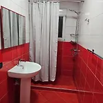 Edi's Apartments-cozy In The Center Tirana