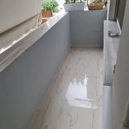 Edi's Apartments-cozy In The Center