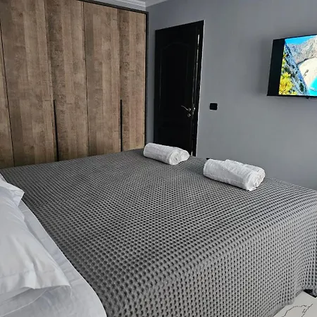 Edi's Apartments-cozy In The Center Апартаменты *