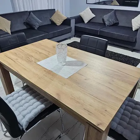 Edi's Apartments-cozy In The Center *