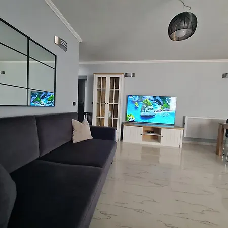 Edi's Apartments-cozy In The Center Apartment *