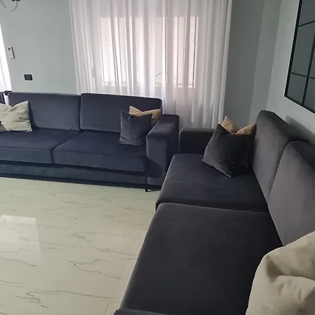Appartement Edi's Apartments-cozy In The Center Tirana
