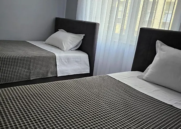 Edi's Apartments-cozy In The Center Appartement Tirana