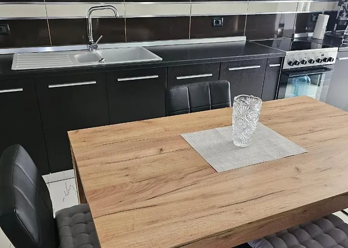 Edi's Apartments-cozy In The Center * Tirana