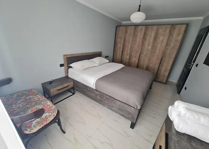 Appartement Edi's Apartments-cozy In The Center Tirana